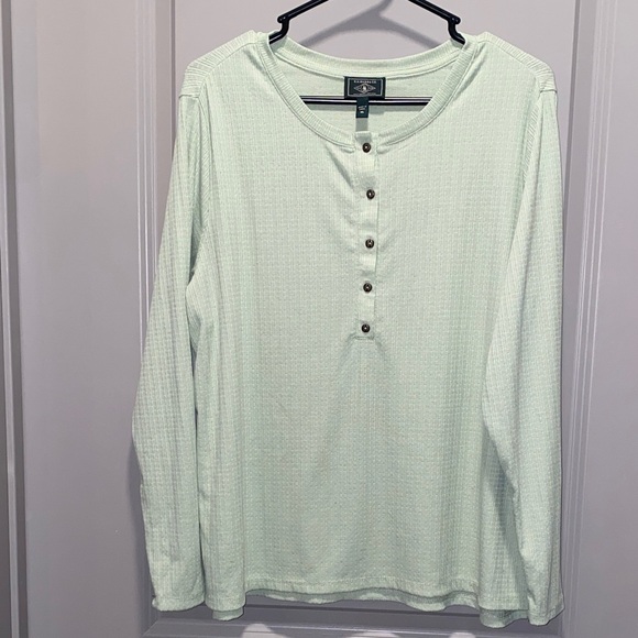 G.H. Bass & Co. Tops - G.H. Bass & Co. Light Green Waffle Knit Henley Top – Women’s XL